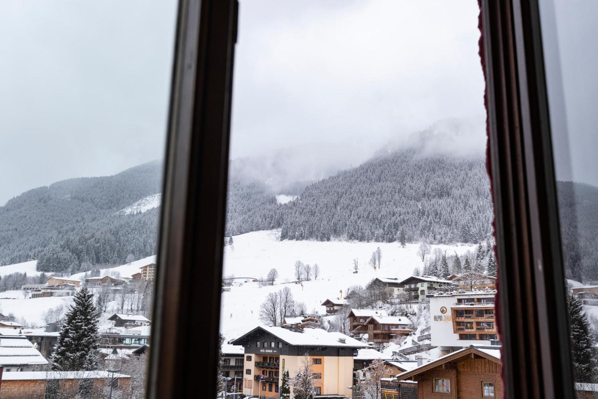 Hotel Pinzgauerhof - Inclusive Evening Dinner ザールバッハ・ヒンターグレム エクステリア 写真